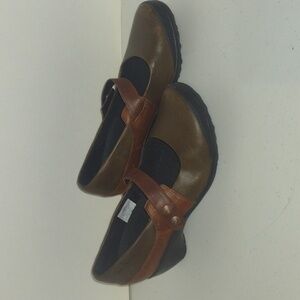 Merrell Womens Size 7.5 Mary Jane Heels Brown Leather Pumps Select Grip Wedges